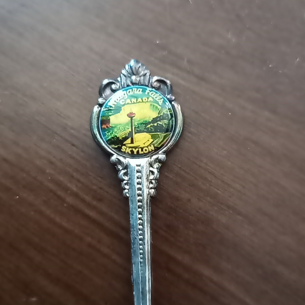 Vintage 1970 Niagara Falls Canada Skylon Silver Plated Vista Souvenir Sp…